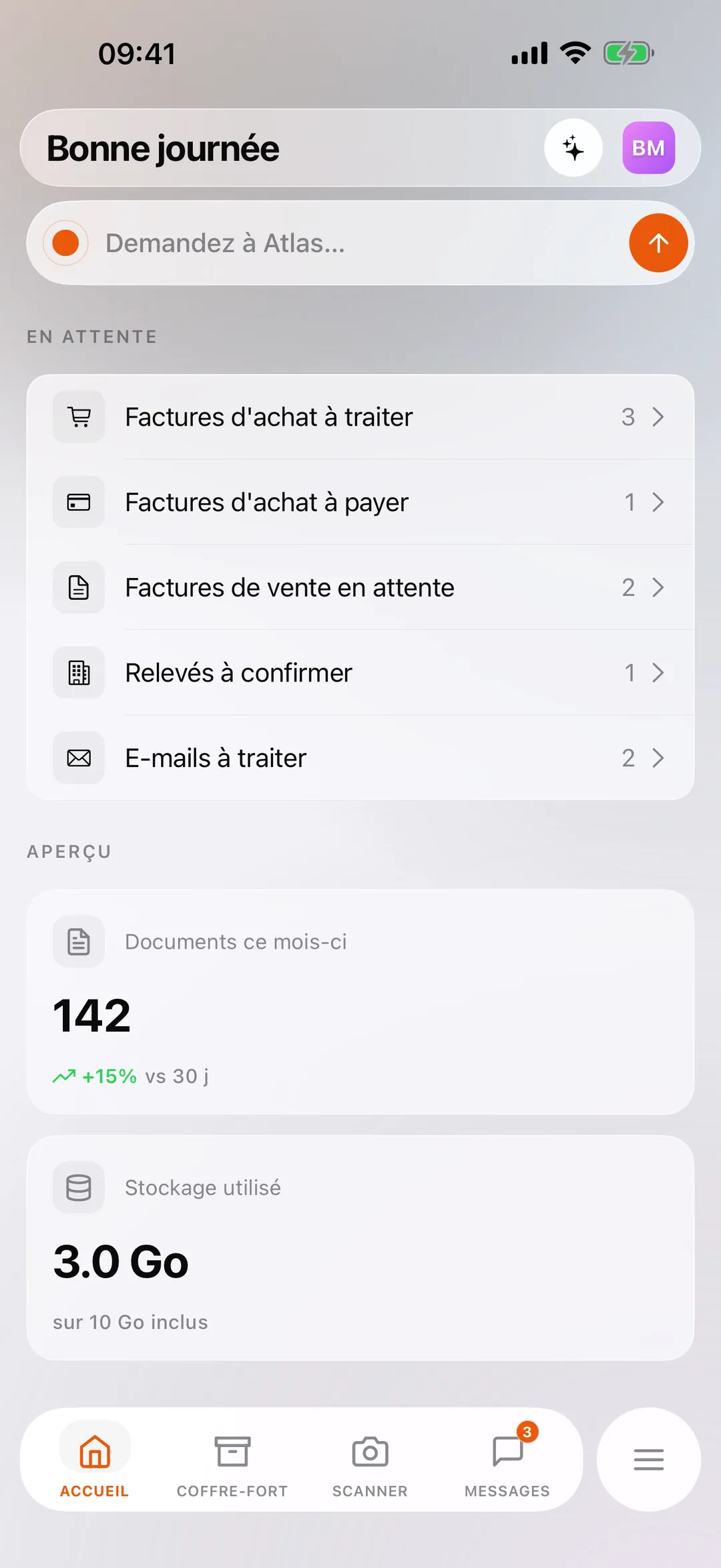 L'accueil de l'application mobile React Box : Atlas en tête, le scan et l'import d'un document, et les compteurs du mois.