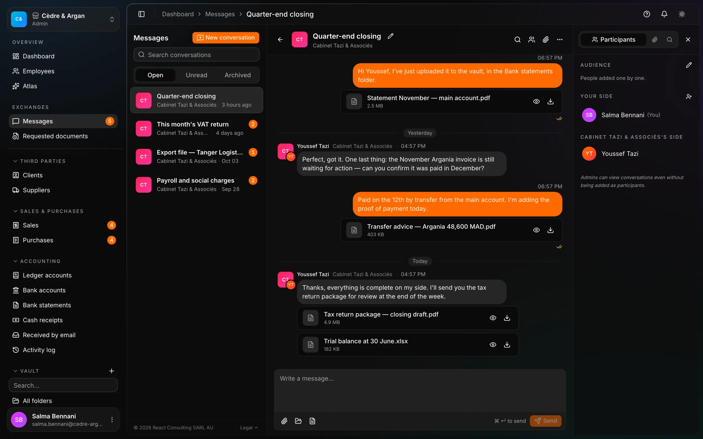 A thread between a company and its accounting firm in React Box, with the documents exchanged and the participants panel.