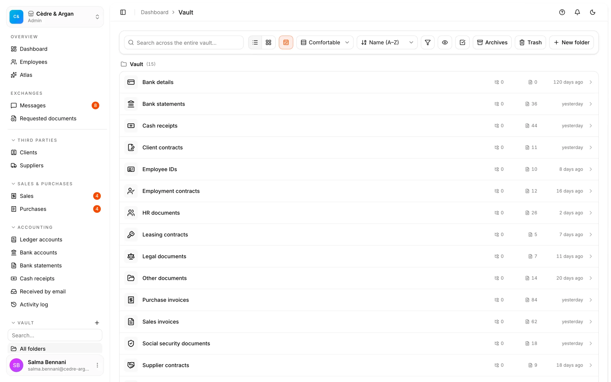 The React Box vault: Contracts, Tax documents, Purchase and Sales invoice folders, each with its document count and the date of its latest upload.